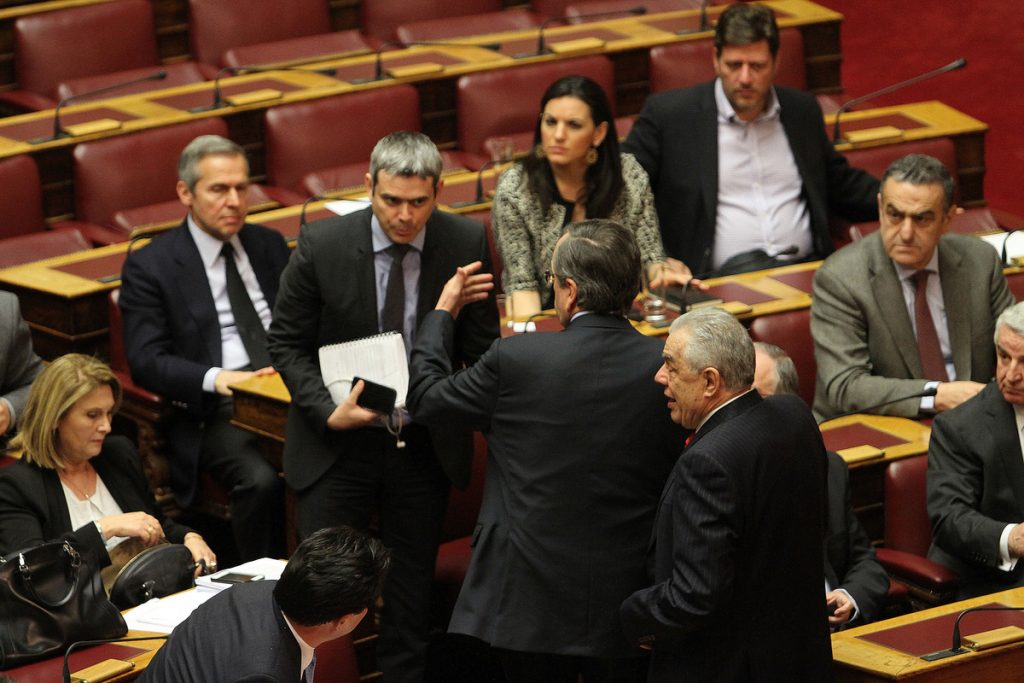 Κράξτε ή θαυμάστε! – Όλοι οι διάλογοι στην επεισοδιακή συνεδρίαση της Βουλής με πρωταγωνιστές την Ζωή Κωνσταντοπούλου και τον Αντώνη Σαμαρά