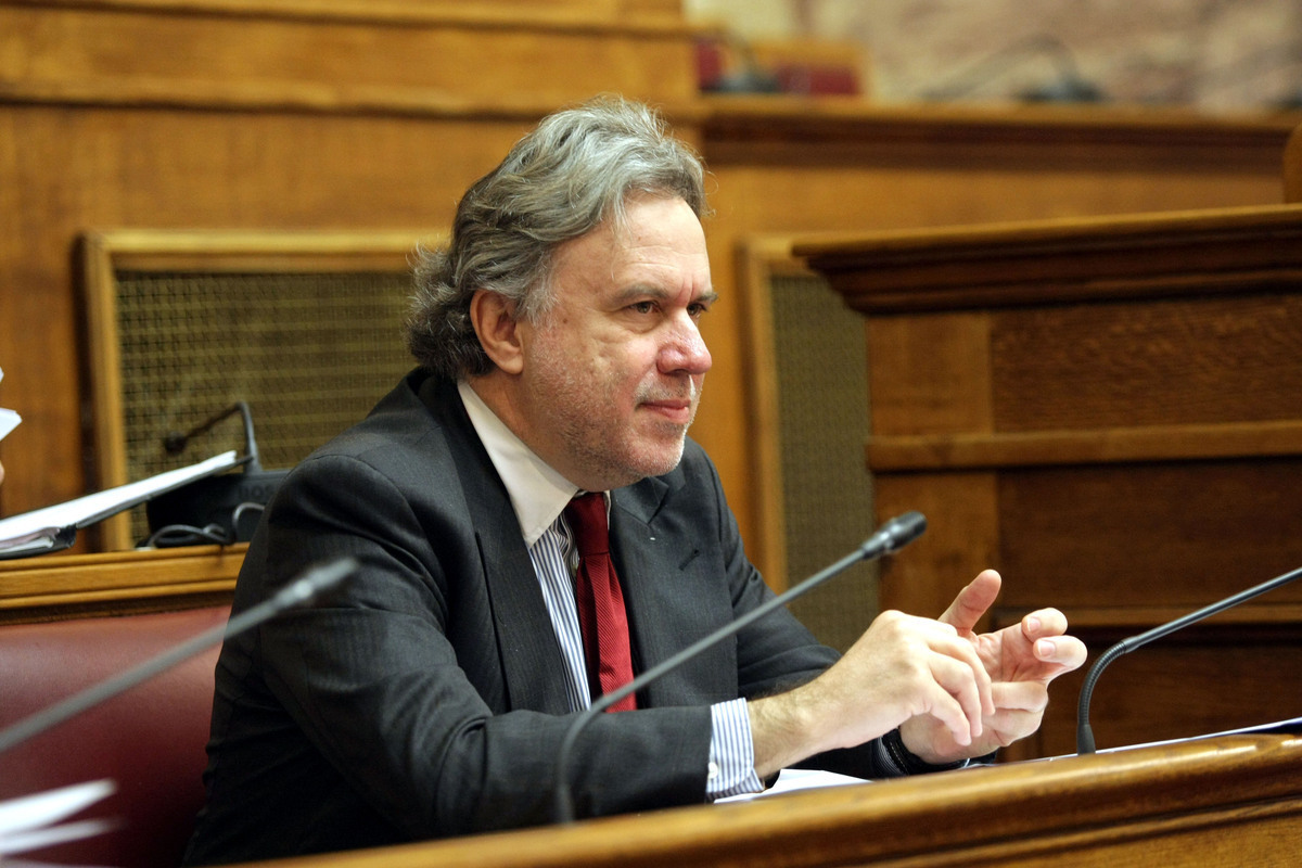 Διώξτε τον Κατρούγκαλο! Άγριες κόντρες μεταξύ ΝΔ, ΠΑΣΟΚ και ΣΥΡΙΖΑ στην Βουλή