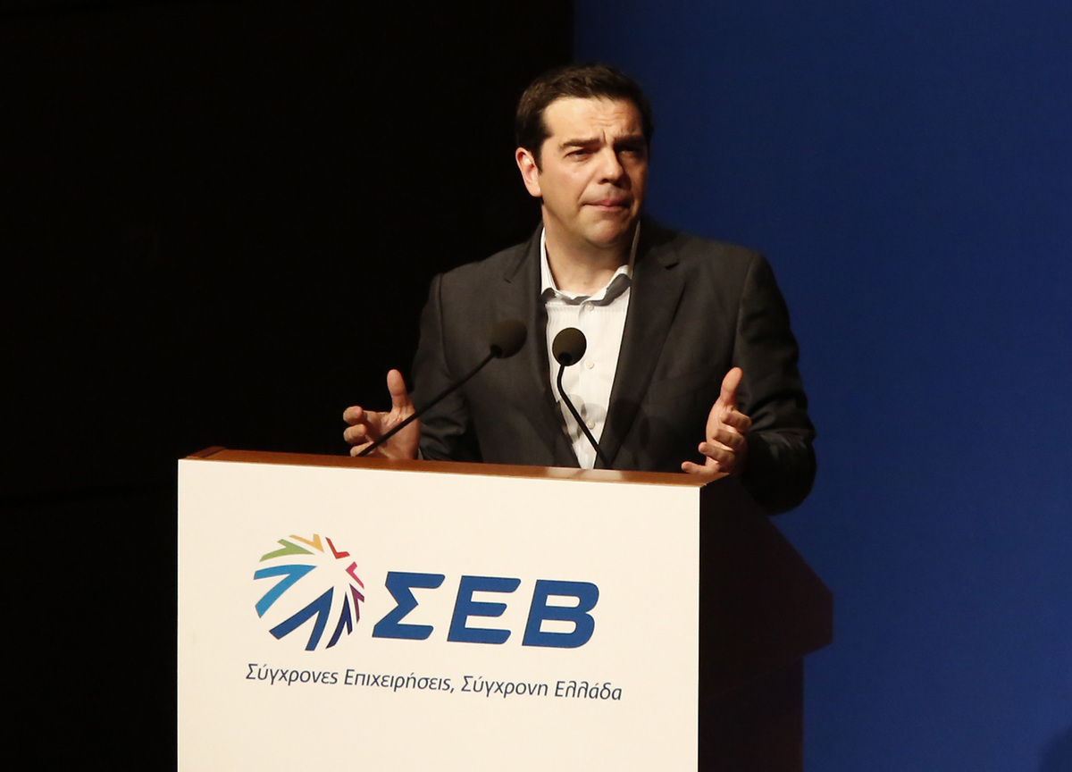 Το παρασκήνιο της ενιαίας ή της σε δύο φάσεις συμφωνίας και οι επιδιώξεις της κυβέρνησης – Τι θα γίνει με ασφαλιστικό – εργασιακά