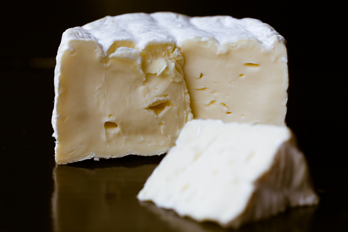 Τυρί καμαμπέρ: Κίνδυνος για λιστερίωση – Προσοχή στα συμπτώματα