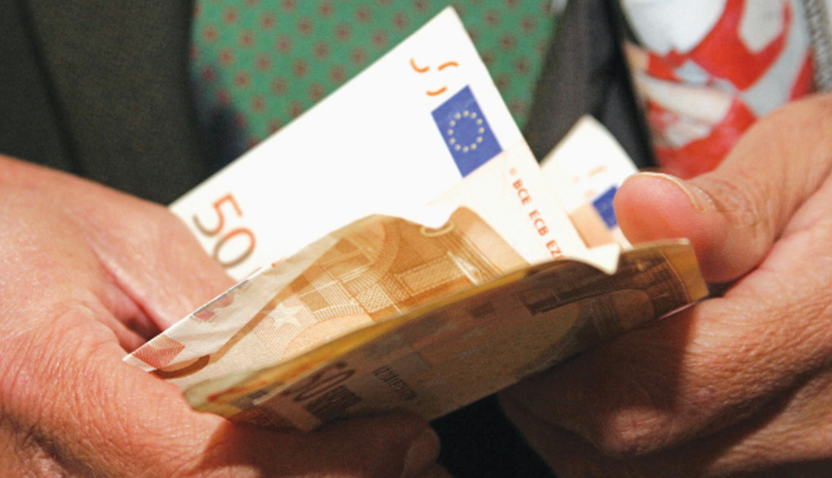 Κομισιόν: Σχεδόν 32 δισ. δολάρια οι καταθέσεις των Ελλήνων στο εξωτερικό