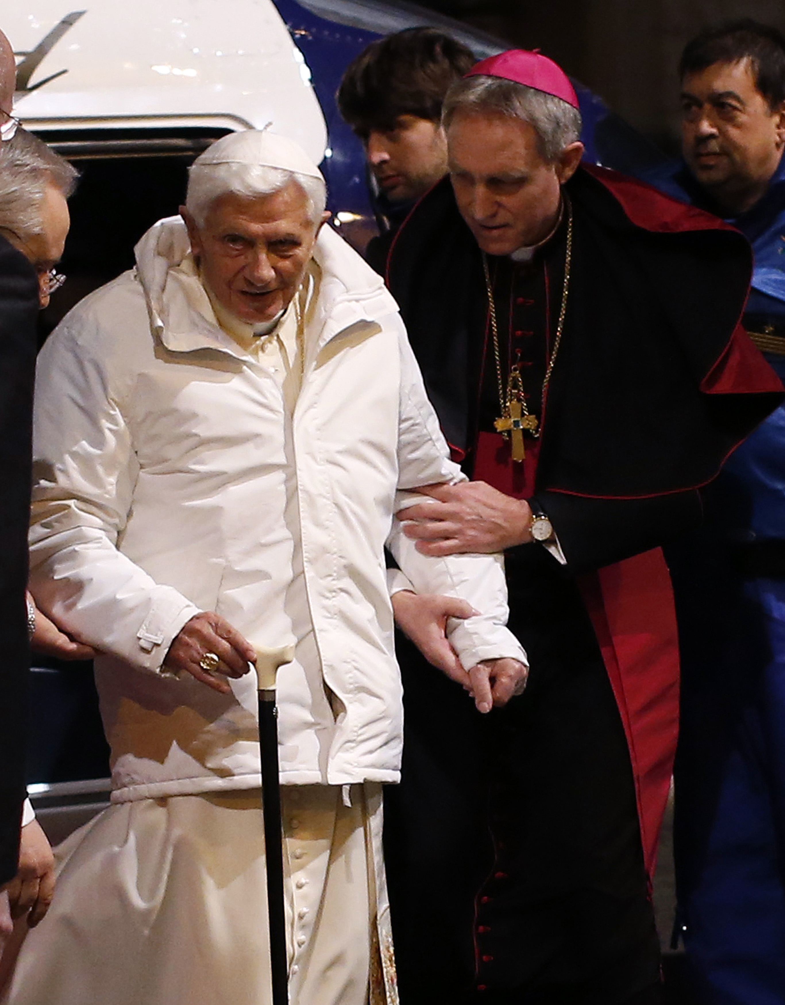 Παραίτηση Πάπα: Το «ιερό δισκοπότηρο» των συνομωσιολόγων