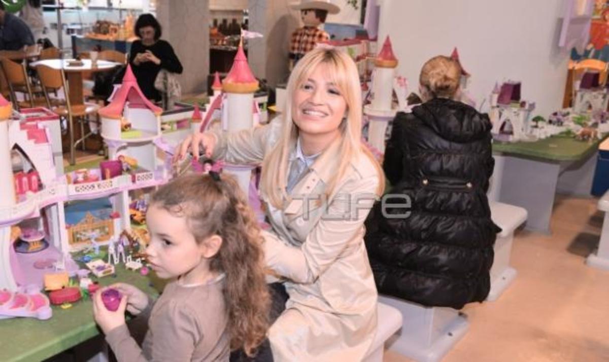 Συγκινεί η Φαίη Σκορδά – Δες τι έκανε για τα παιδιά του Συλλόγου ΕΛΠΙΔΑ