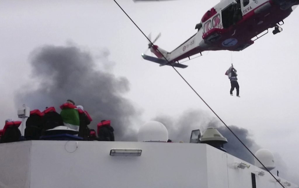 Norman Atlantic: Η χώρα πενθεί και τρίτο Έλληνα νεκρό – “Όλα έγιναν σωστά” υποστήριξε ο καπετάνιος – Καταπέλτης ο Iταλός εισαγγελέας