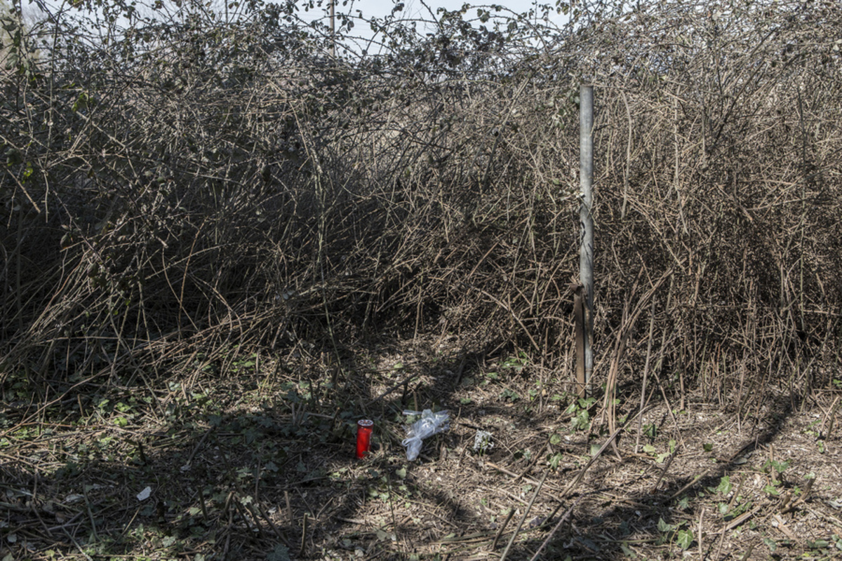 Ένα κερί και λίγα λουλούδια εκεί που βρέθηκε ο Βαγγέλης – ΦΩΤΟ