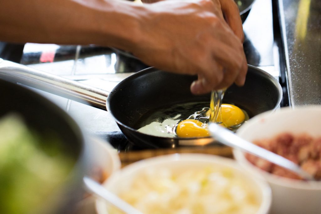 Δίαιτα Whole30: Τι είναι, πώς γίνεται και τι προσφέρει η νέα αυστηρή διατροφή των 30 ημερών