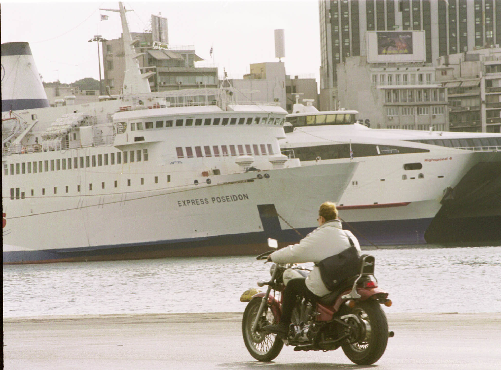 Πρέβεζα: 20χρονος παρέσυρε μοτοσικλετιστή κοντά στο λιμάνι
