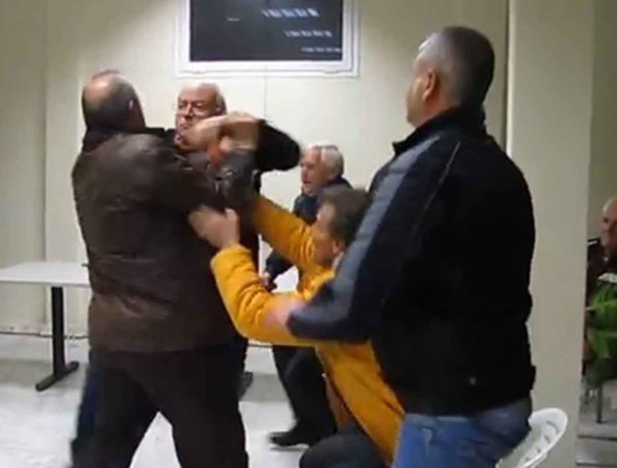 Θεσσαλονίκη:Ξύλο σε δημοτικό συμβούλιο