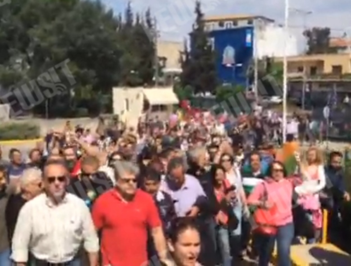 ΕΡΤ: Είσοδος στο προαύλιο