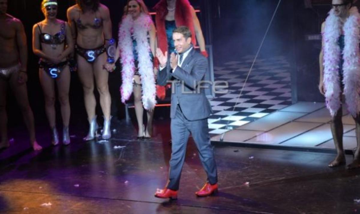 Γιώργος Μαζωνάκης: Δες την απίστευτη ομοιότητά με τις δυο αδελφές του!