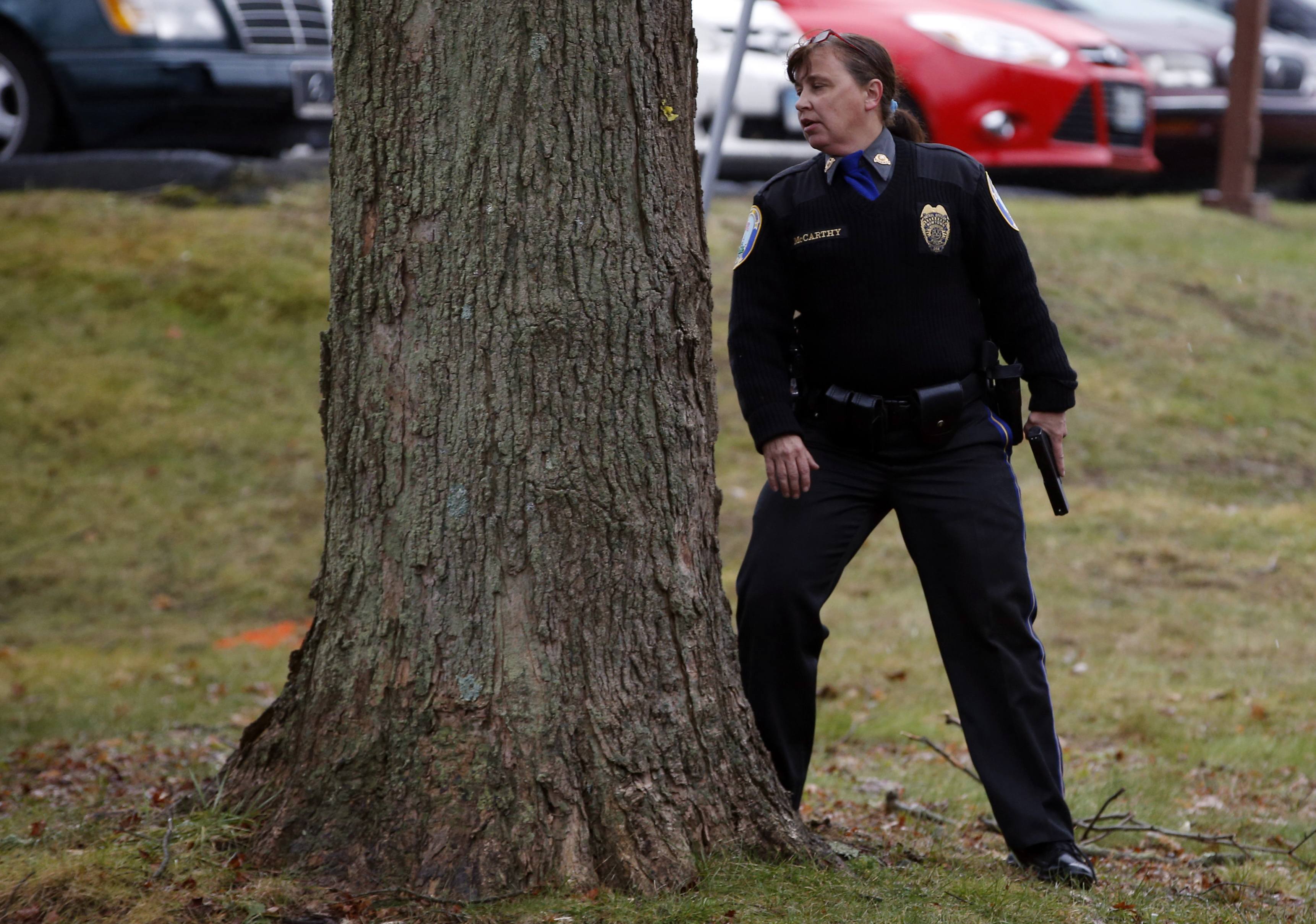 Συναγερμός σε πόλη κοντά στο Νιουταουν – Ύποπτος άνδρας σε σχολείο