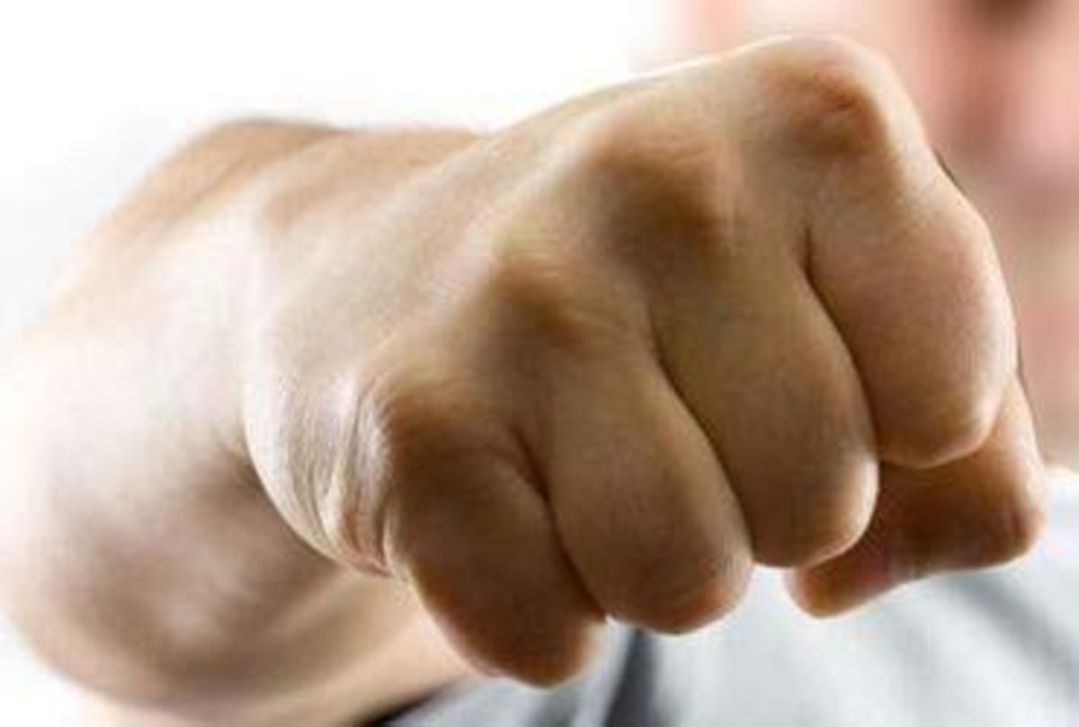 Ηράκλειο: “Σακάτεψε” 18χρονο γιατί είχε σχέση με τη 14χρονη κόρη του – Φόβοι για βεντέτα