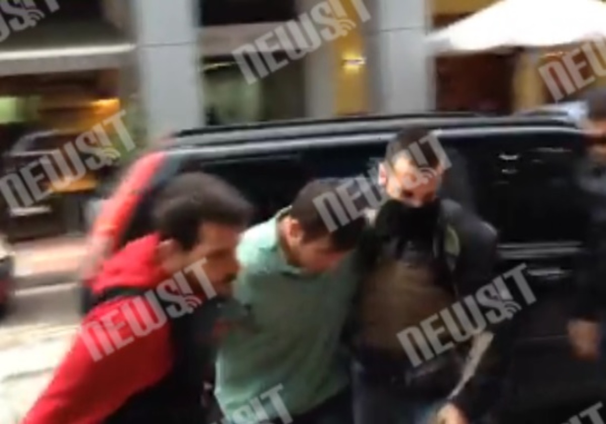 Ο πιστολέρο στον ανακριτή