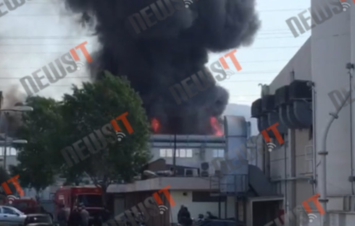 Φωτιά σε εργοστάσιο Ασπροπύργου
