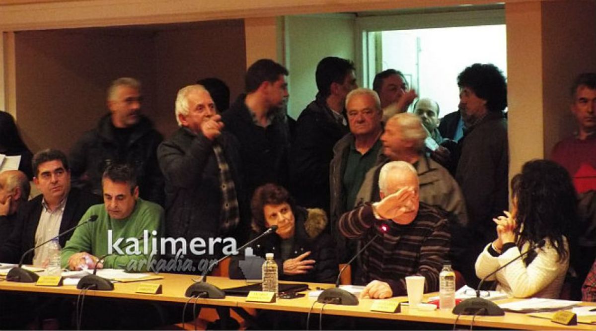 Τρίπολη:Ύβρεις στο δημοτικό συμβούλιο
