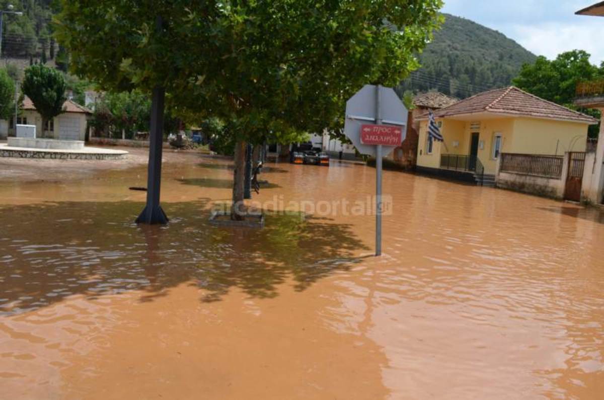 Ένας απέραντος βάλτος η Αρκαδία μετά τη θεομηνία – Εικόνες απόλυτης καταστροφής