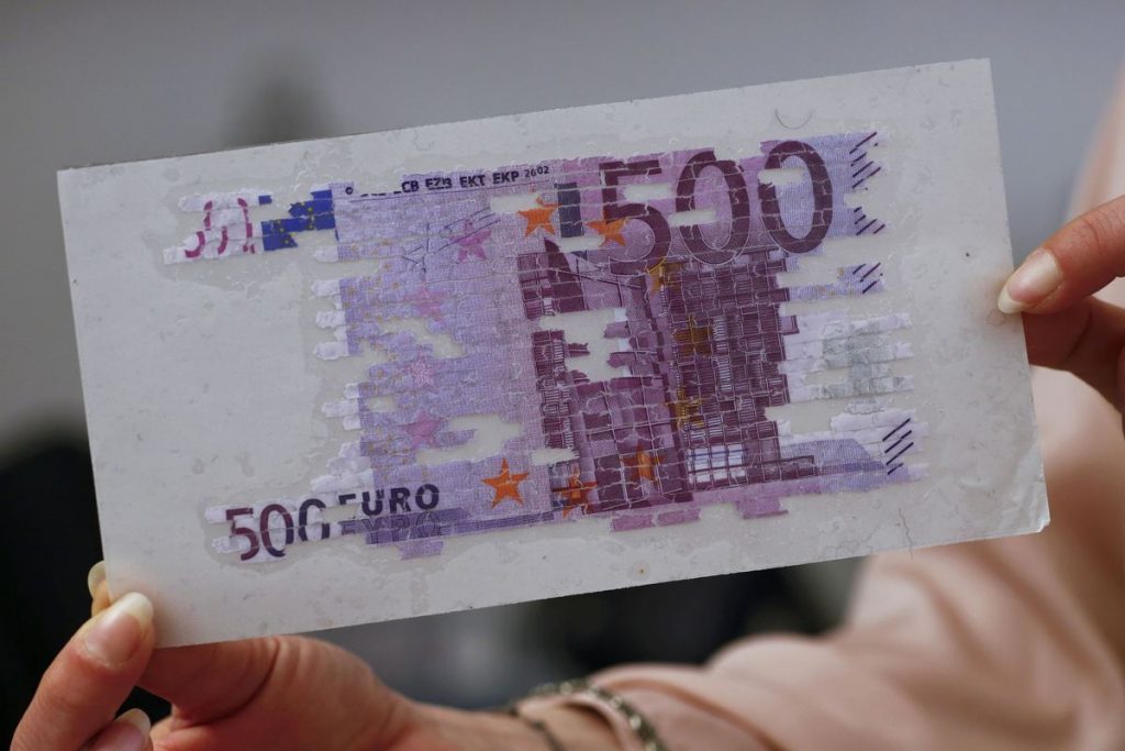 Τέλος και επίσημα το 500 ευρώ – Τι θα συμβεί σε όσους έχουν