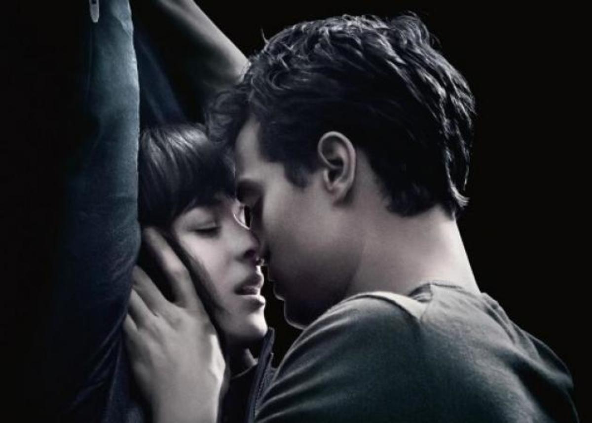 Η πρωταγωνίστρια του 50 Shades of grey σού δείχνει το κόλπο για sexy χείλια!