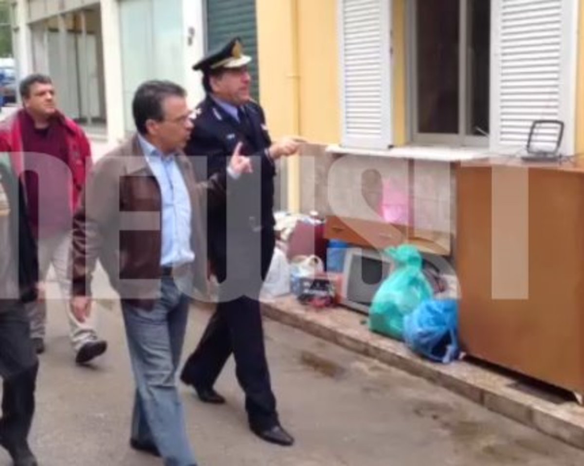 Αποδοκίμασαν τον Αργύρη Ντινόπουλο