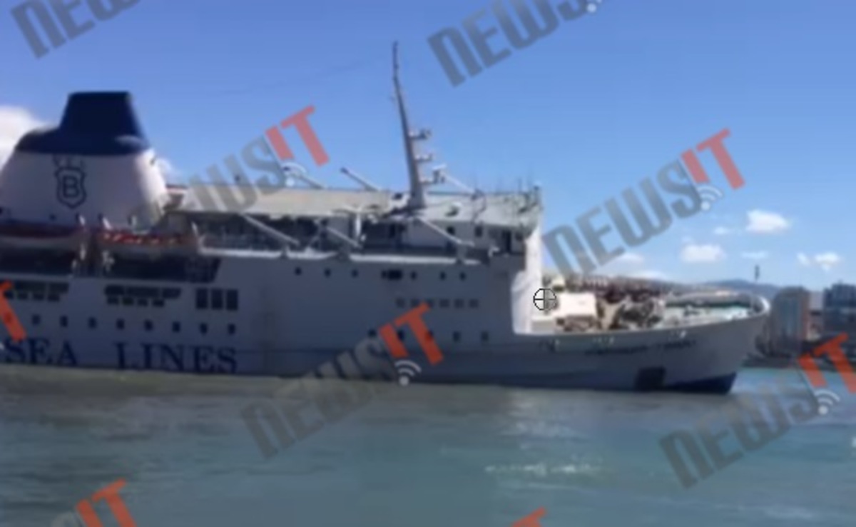 Βυθίζεται το ”Παναγία Τήνου”