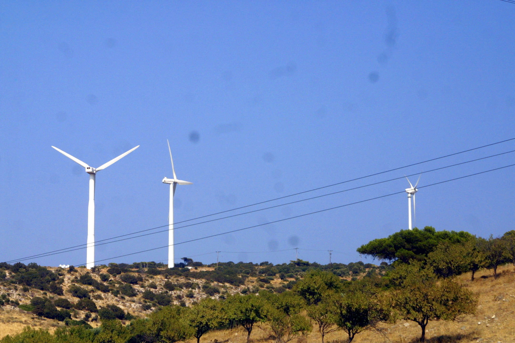 Πέντε νέα παραθαλάσσια πάρκα με ανεμογεννήτριες