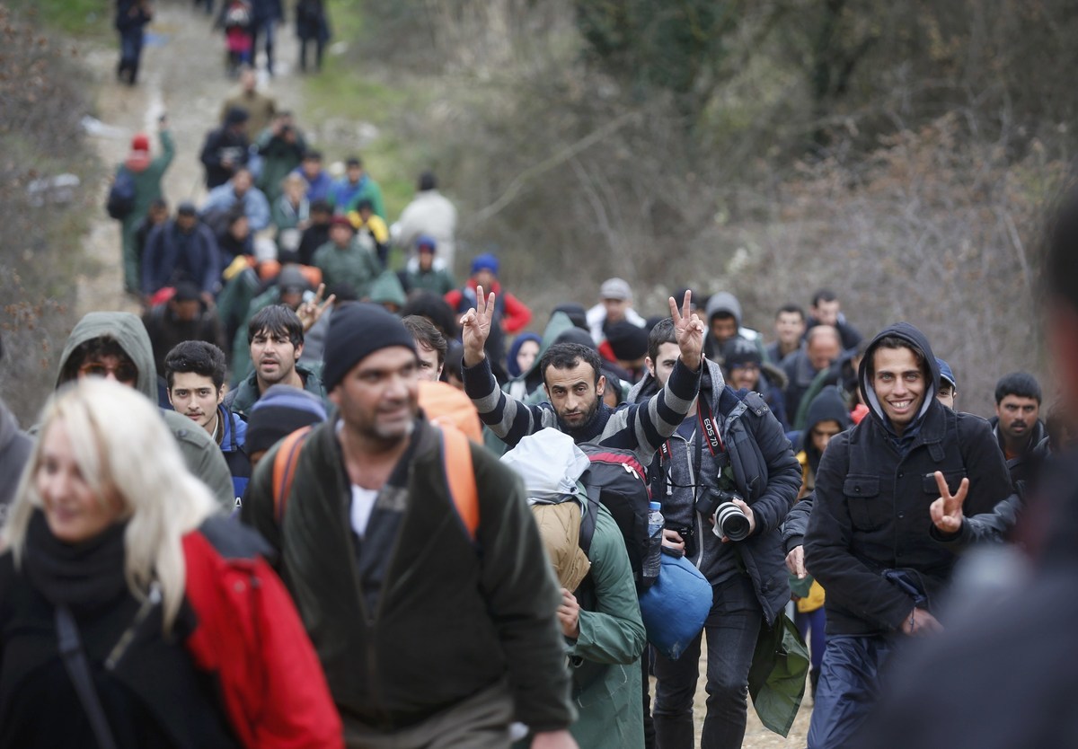 Η Έξοδος της Ειδομένης – Αποφασισμένοι να περάσουν τα σύνορα εκατοντάδες πρόσφυγες (ΦΩΤΟ)