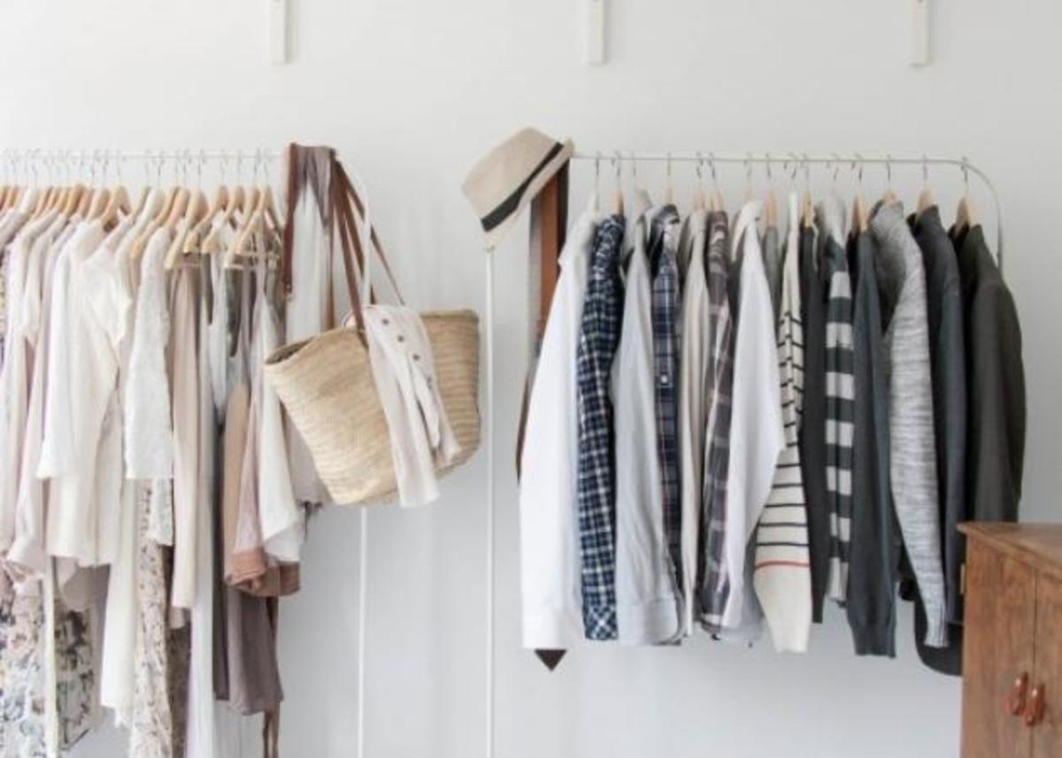 Δε χωράει ντουλάπα στο δωμάτιό σου; Δες αυτές τις λύσεις!