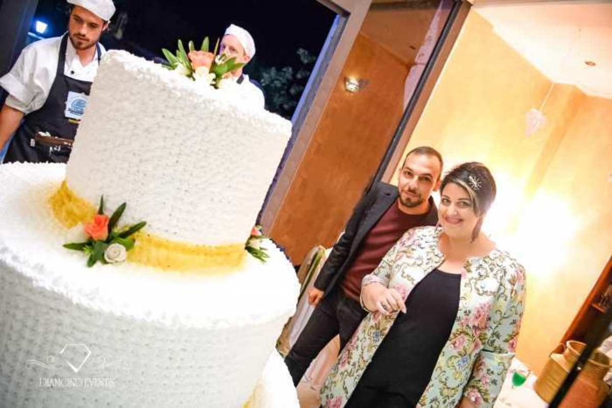 Πάτρα: Η γαμήλια τούρτα έκρυβε εκπλήξεις – Νύφη και γαμπρός έμειναν με το στόμα ανοιχτό [pics]