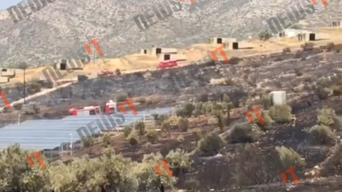 Κινδύνευσαν σπίτια στα Καλύβια