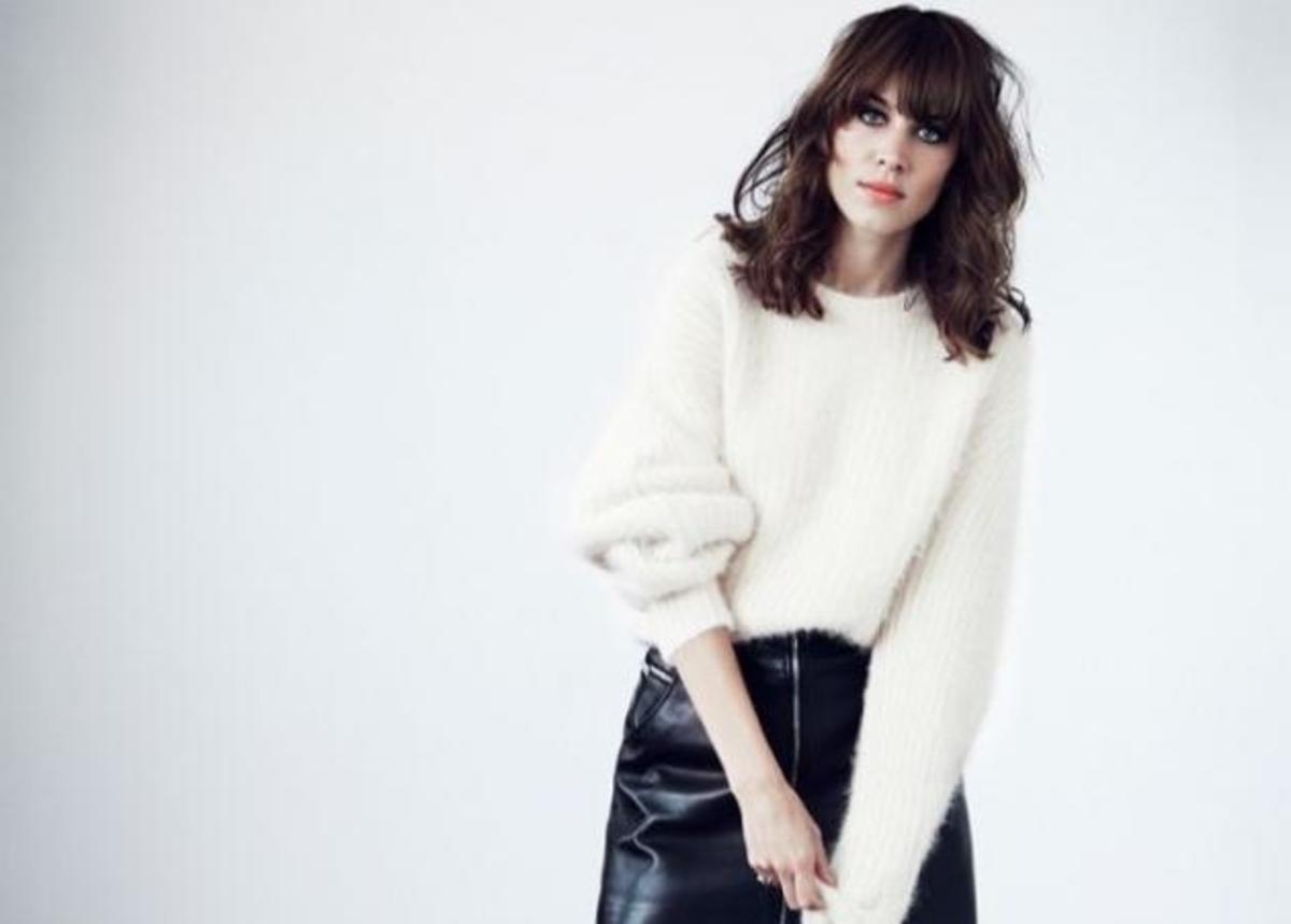 Πως μπορώ να φορέσω μια δερμάτινη φούστα στο γραφείο;