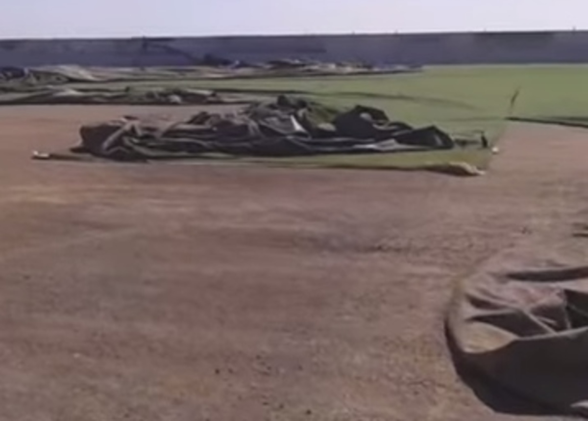 Ανεμοθύελλα κατέστρεψε γήπεδο