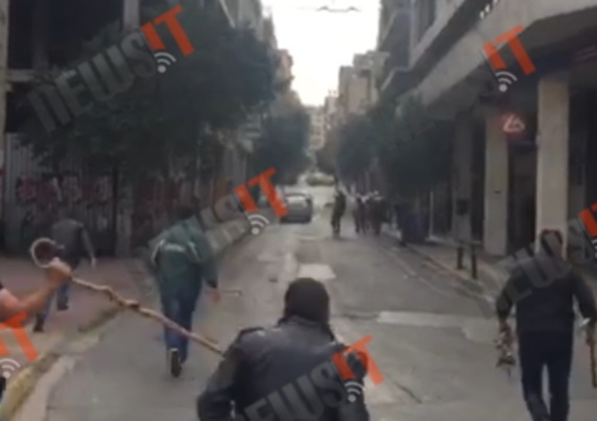 Αγρότες κυνηγούν αστυνομικούς