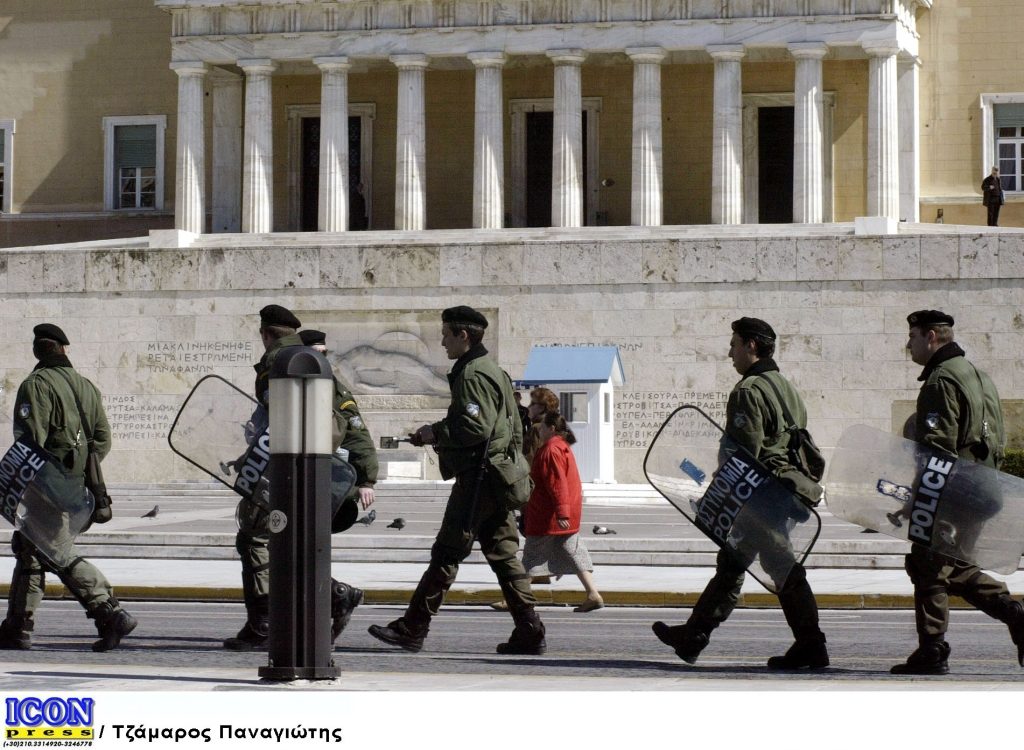 “Φέτος οι πολίτες δεν θέλουν να σουβλίσουν μόνο αρνί…” – Φοβούνται οι βουλευτές τους ψηφοφόρους