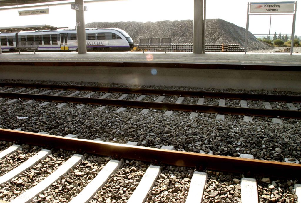 Θεσσαλονίκη: Αυτοκτόνησε πέφτοντας στις ράγες του τρένου