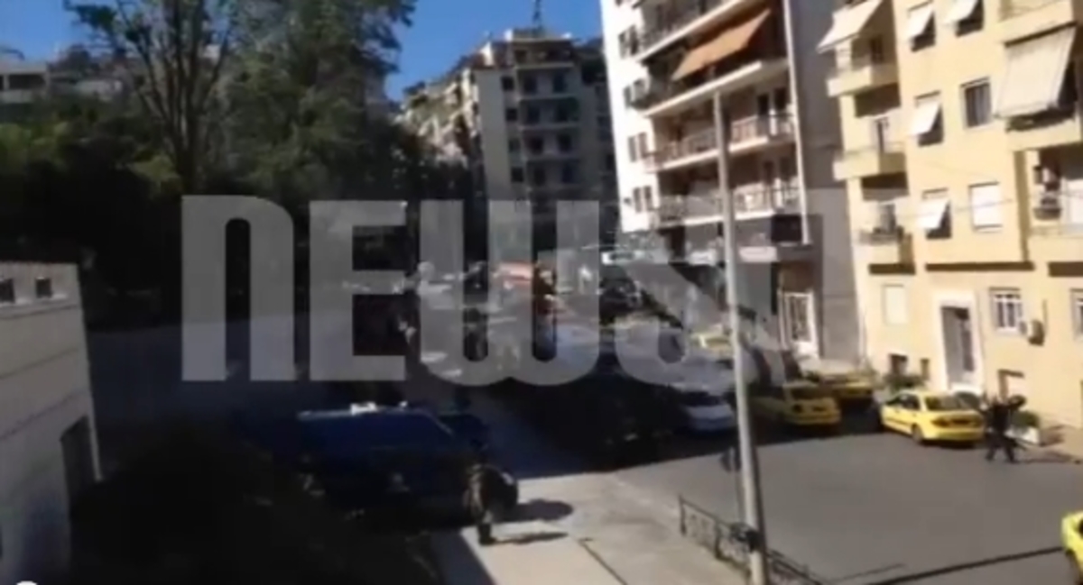 Συνθήματα χρυσαυγιτών στο εφετείο