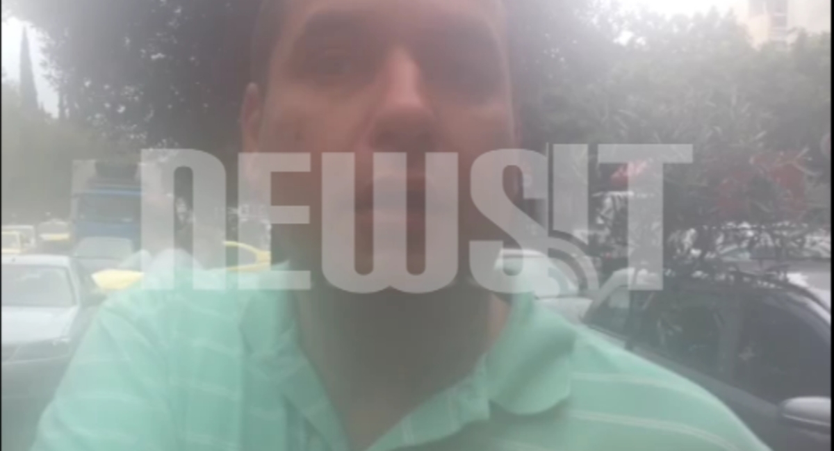 Έπεσε στέγαστρο στο Παγκράτι