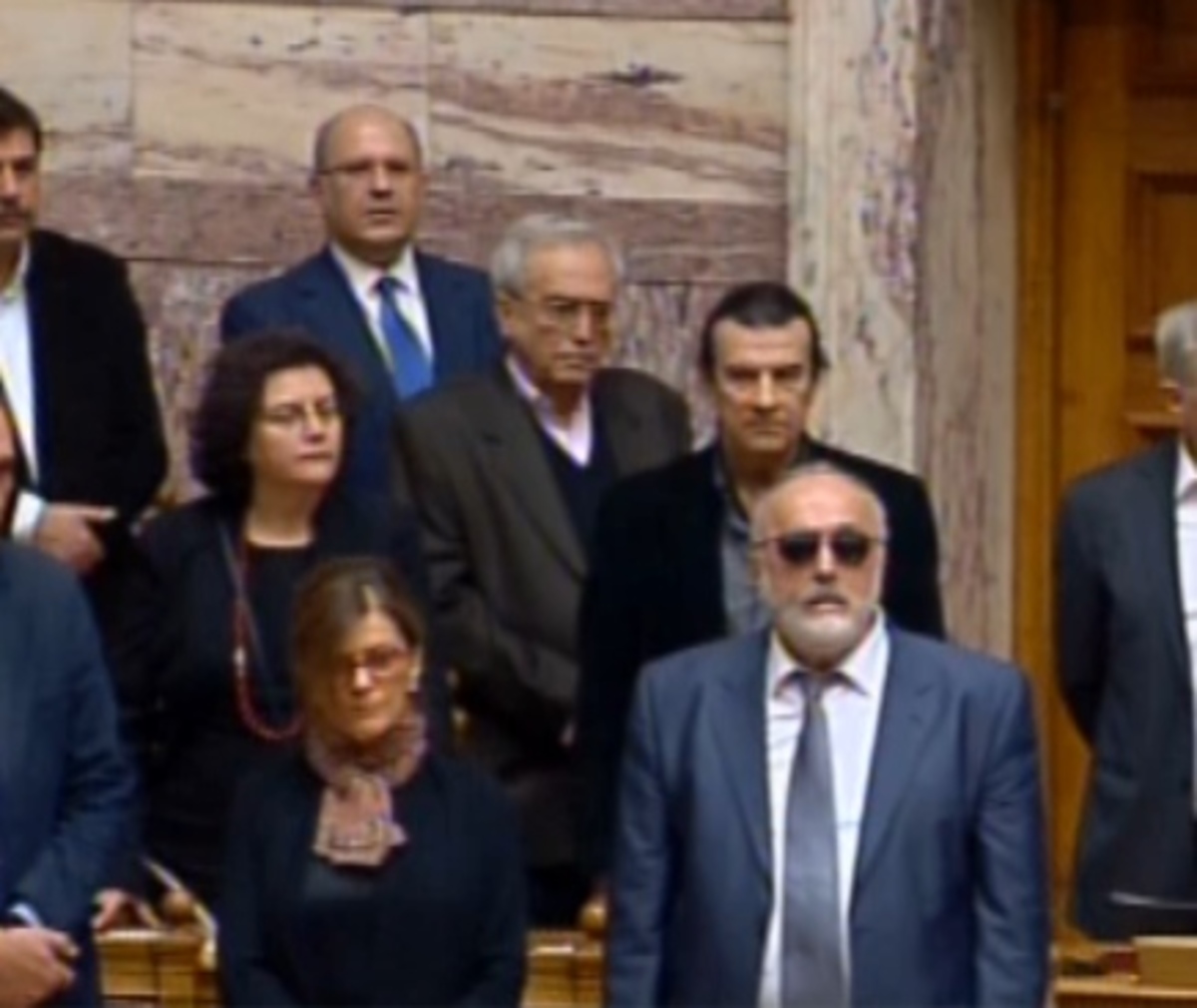 Κουρουμπλής ψέλνει στην ορκωμοσία