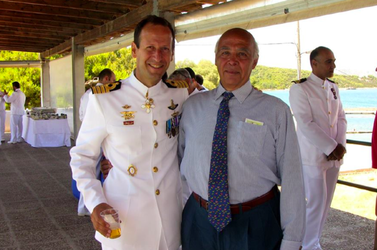 “Έφυγε” ο θρυλικός διοικητής των “βατράχων” του ΠΝ Γιάννης Θεοφανίδης