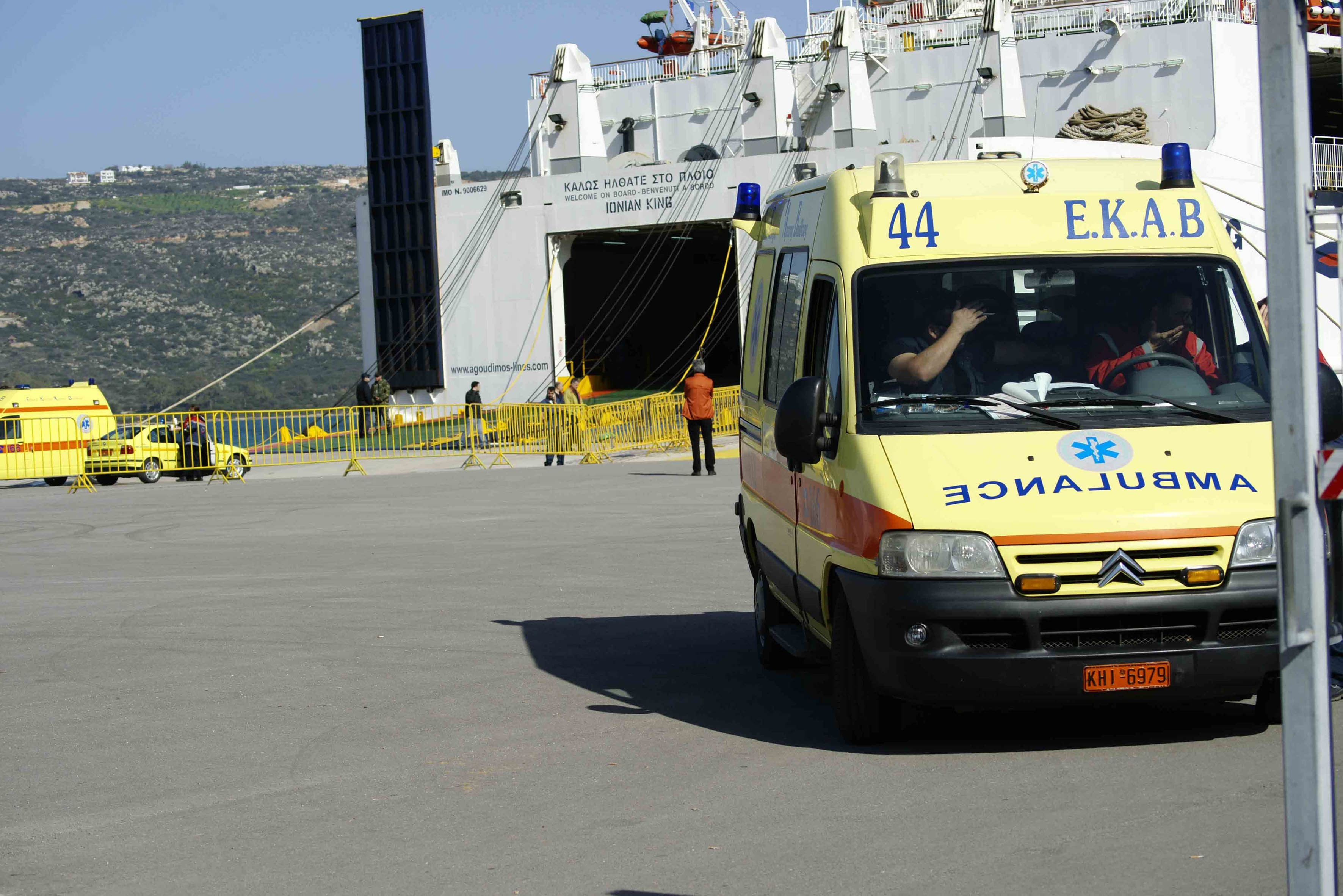 Θαρραλέος νεαρός έσωσε μωρό που πήγε να πνιγεί στη Σάμο