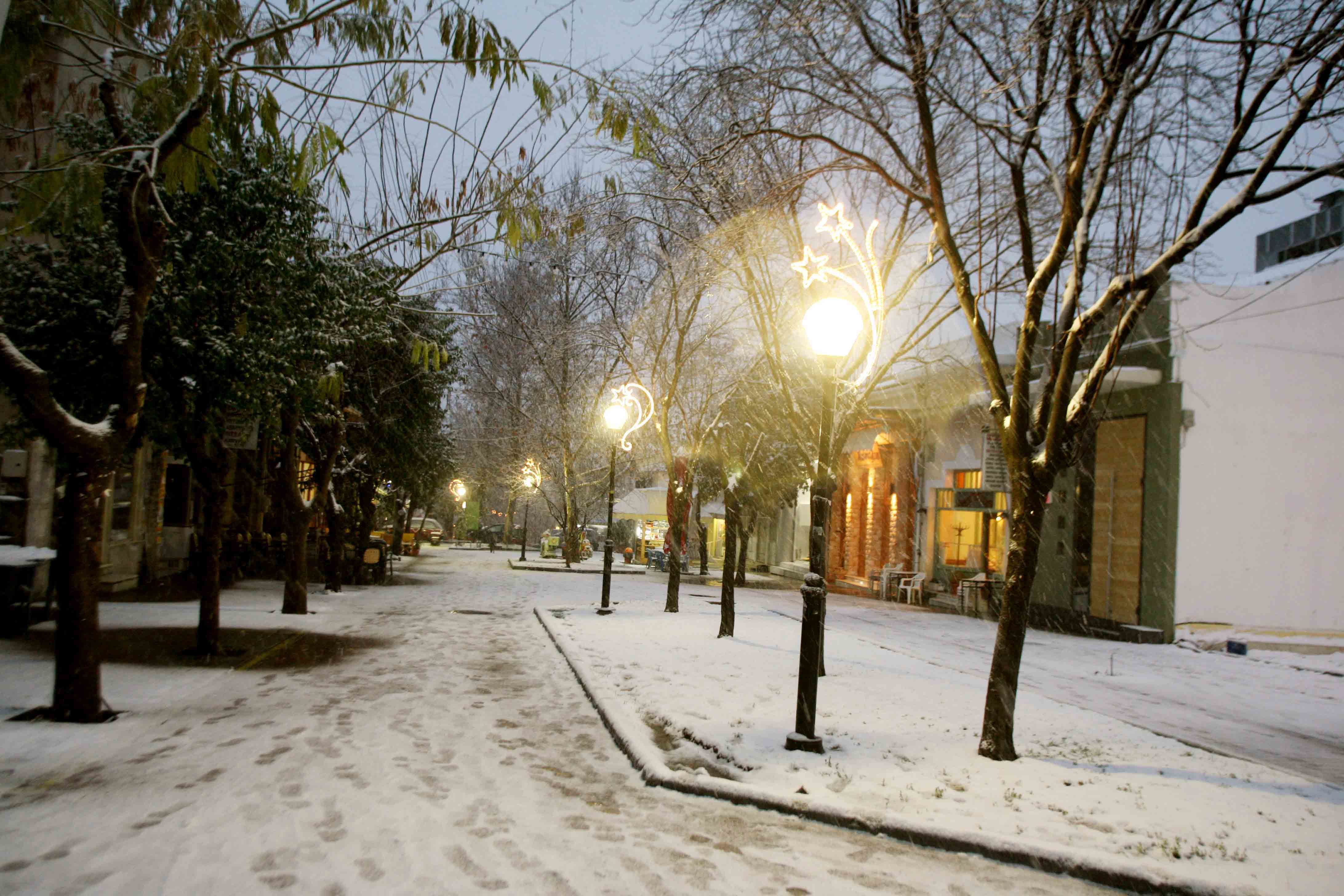 Χιόνια ακόμα και στο κέντρο της Αθήνας – Έκτακτο δελτίο επιδείνωσης του καιρού!