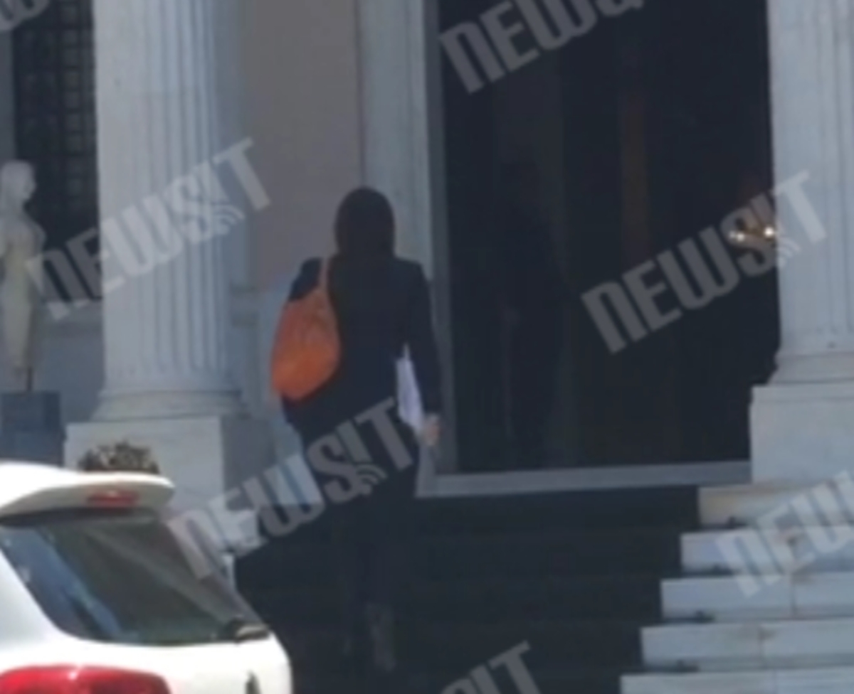 Κωνσταντοπούλου στο Μέγαρο Μαξίμου