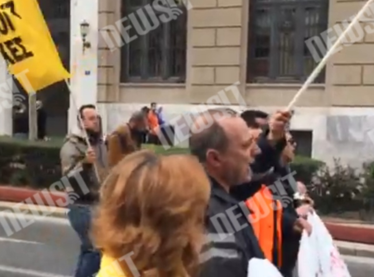 Πορεία απολυμένων δημ.υπαλλήλων