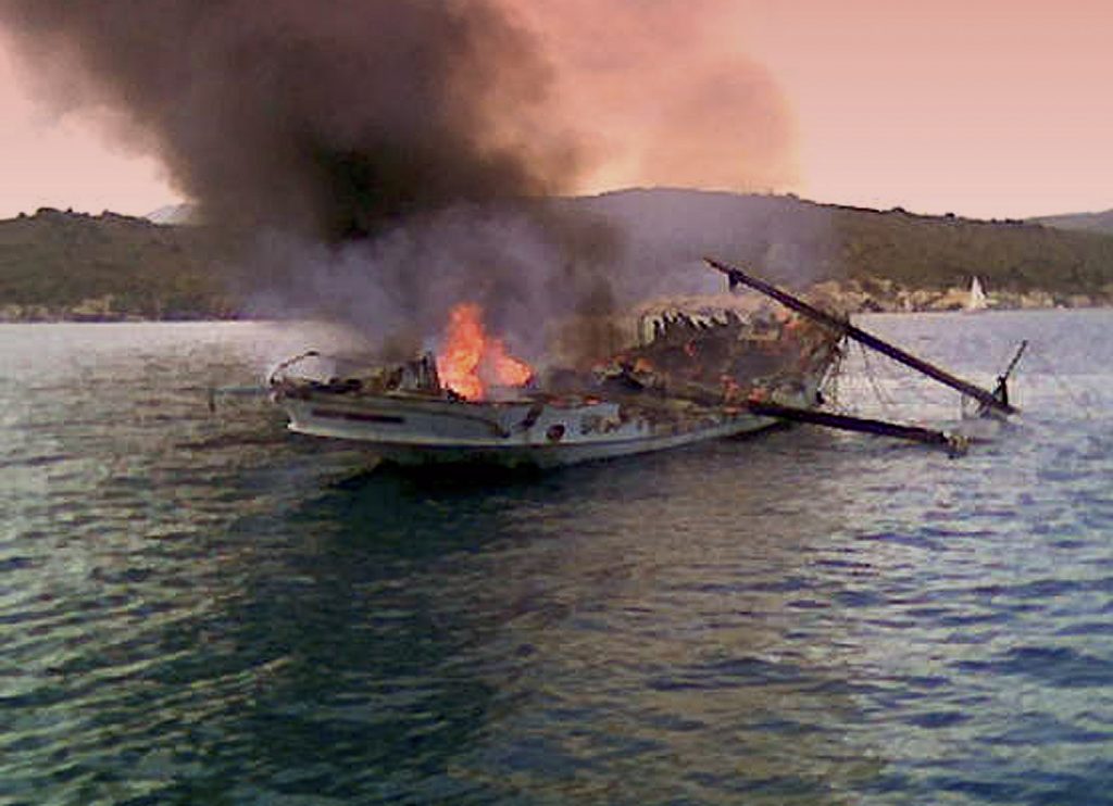 Ρόδος: “Με πλήρωσαν για να βάλω φωτιά στα σκάφη”