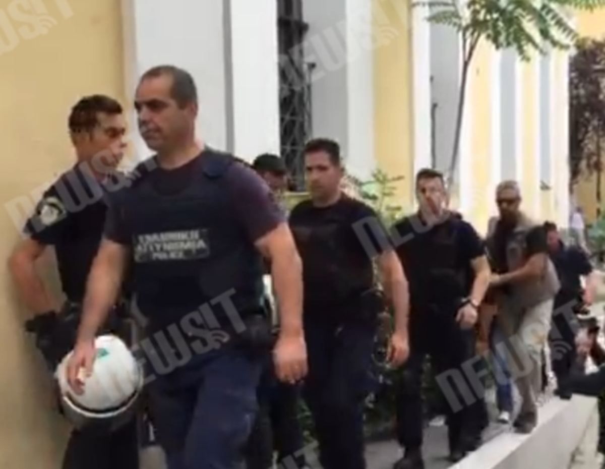 Στον ανακριτή για δολοφονία