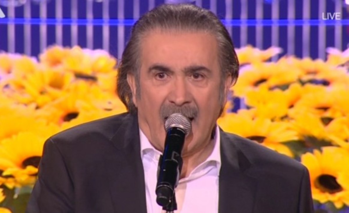 Απαντήσεις και ξέσπασμα Λαζόπουλου