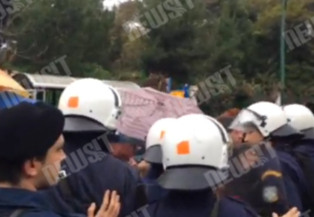 Αστυνομικοί κατά σχολικών φυλάκων