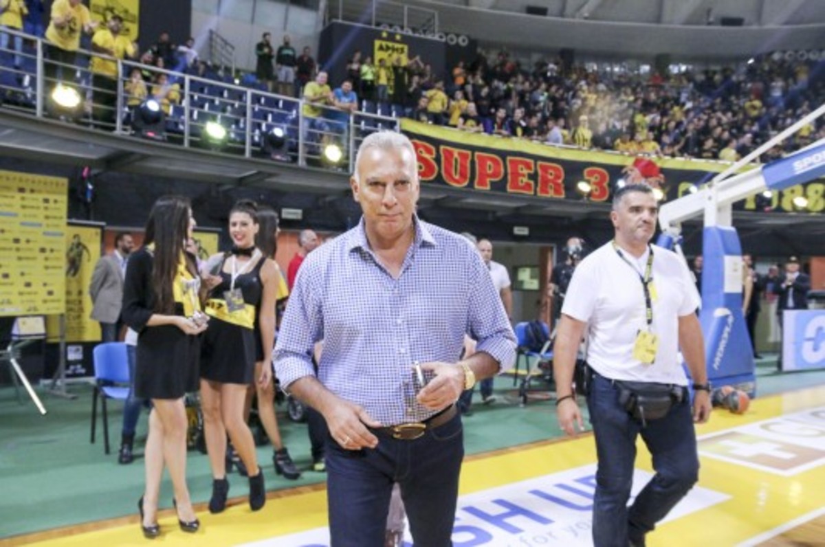 Τραγούδι Ζουγανέλη για Γκάλη