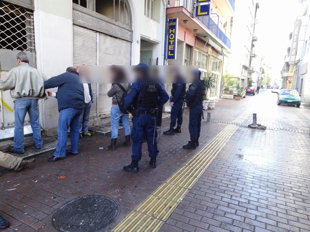 “Σκούπα” της αστυνομίας για ναρκωτικά στο κέντρο της Αθήνας – ΦΩΤΟ και ΒΙΝΤΕΟ