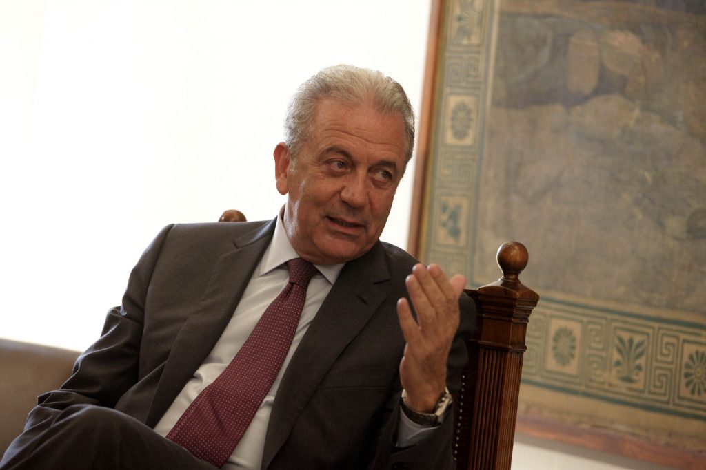 Βόμβα Αβραμόπουλου: Δεν αποκλείει συνεργασία Ν.Δ. – ΣΥΡΙΖΑ