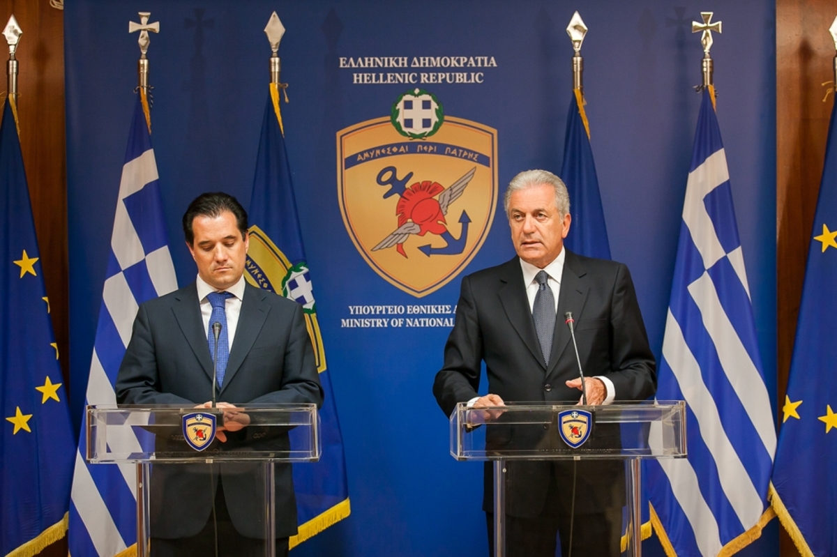 ΦΩΤΟ EUROKINISSI - Δημήτρης Αβραμόπουλος και Άδωνις Γεωργιάδης σε κοινή δήλωση στο ΥΠΕΘΑ